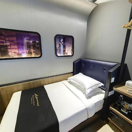 Manhattan Business Hotel Ttdi Куала Лумпур Екстериор снимка