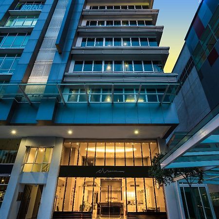 Manhattan Business Hotel Ttdi Куала Лумпур Екстериор снимка
