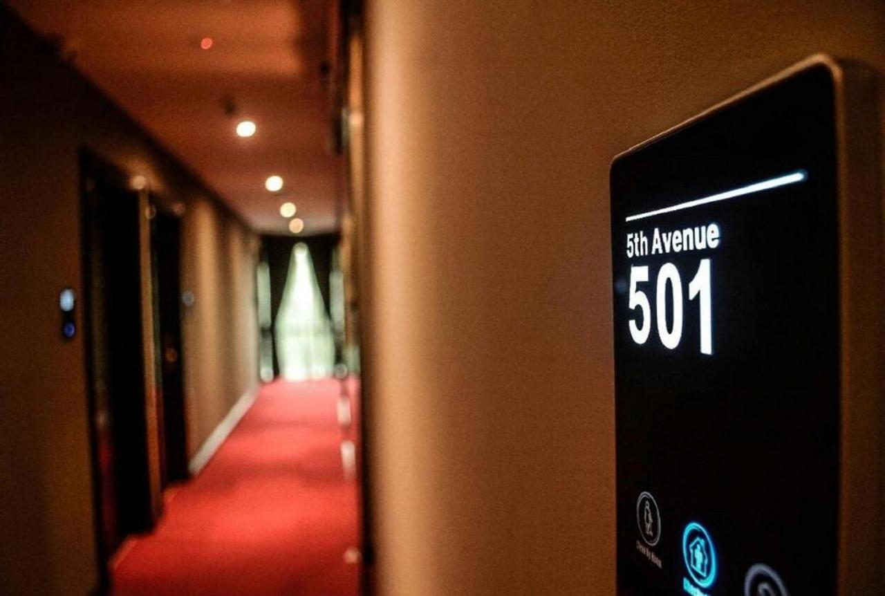Manhattan Business Hotel Ttdi Куала Лумпур Екстериор снимка