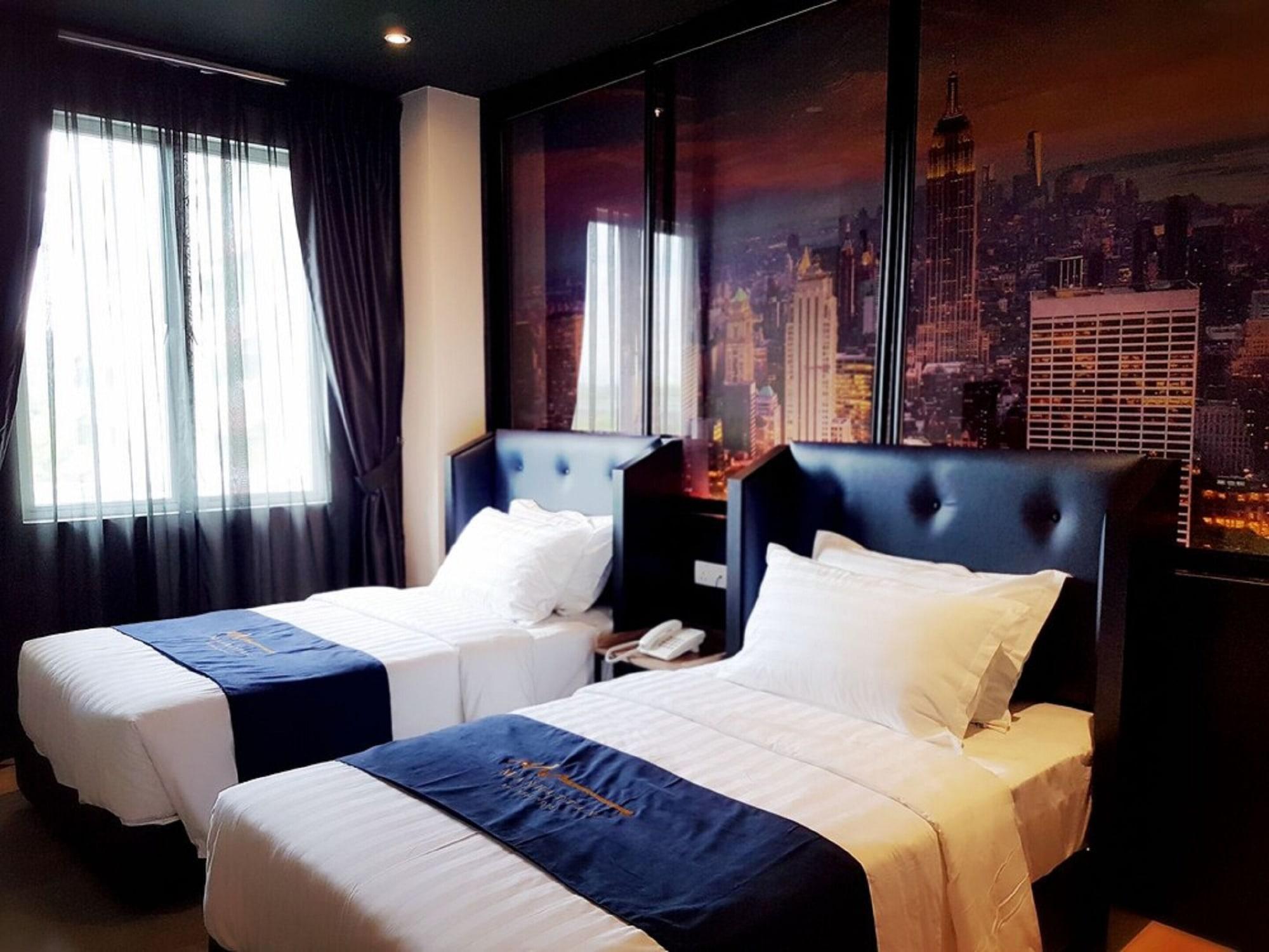 Manhattan Business Hotel Ttdi Куала Лумпур Екстериор снимка