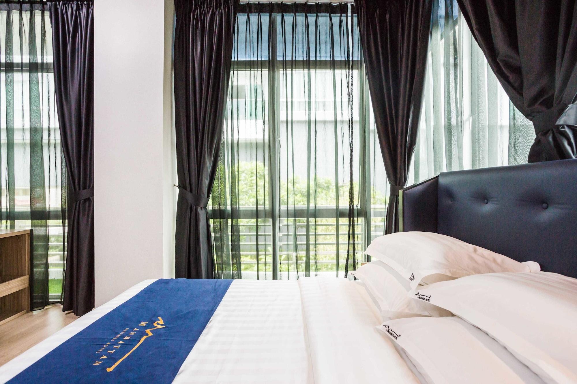 Manhattan Business Hotel Ttdi Куала Лумпур Екстериор снимка