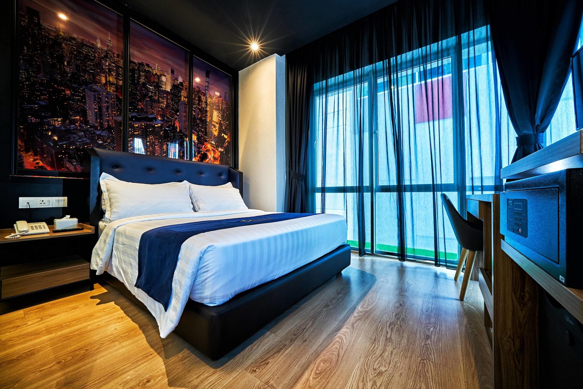 Manhattan Business Hotel Ttdi Куала Лумпур Екстериор снимка