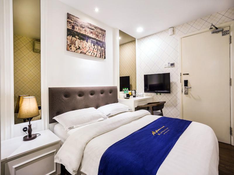 Manhattan Business Hotel Ttdi Куала Лумпур Екстериор снимка